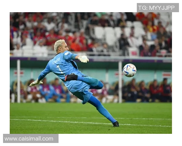 足球明星戴面罩的精彩瞬间与背后的故事揭秘